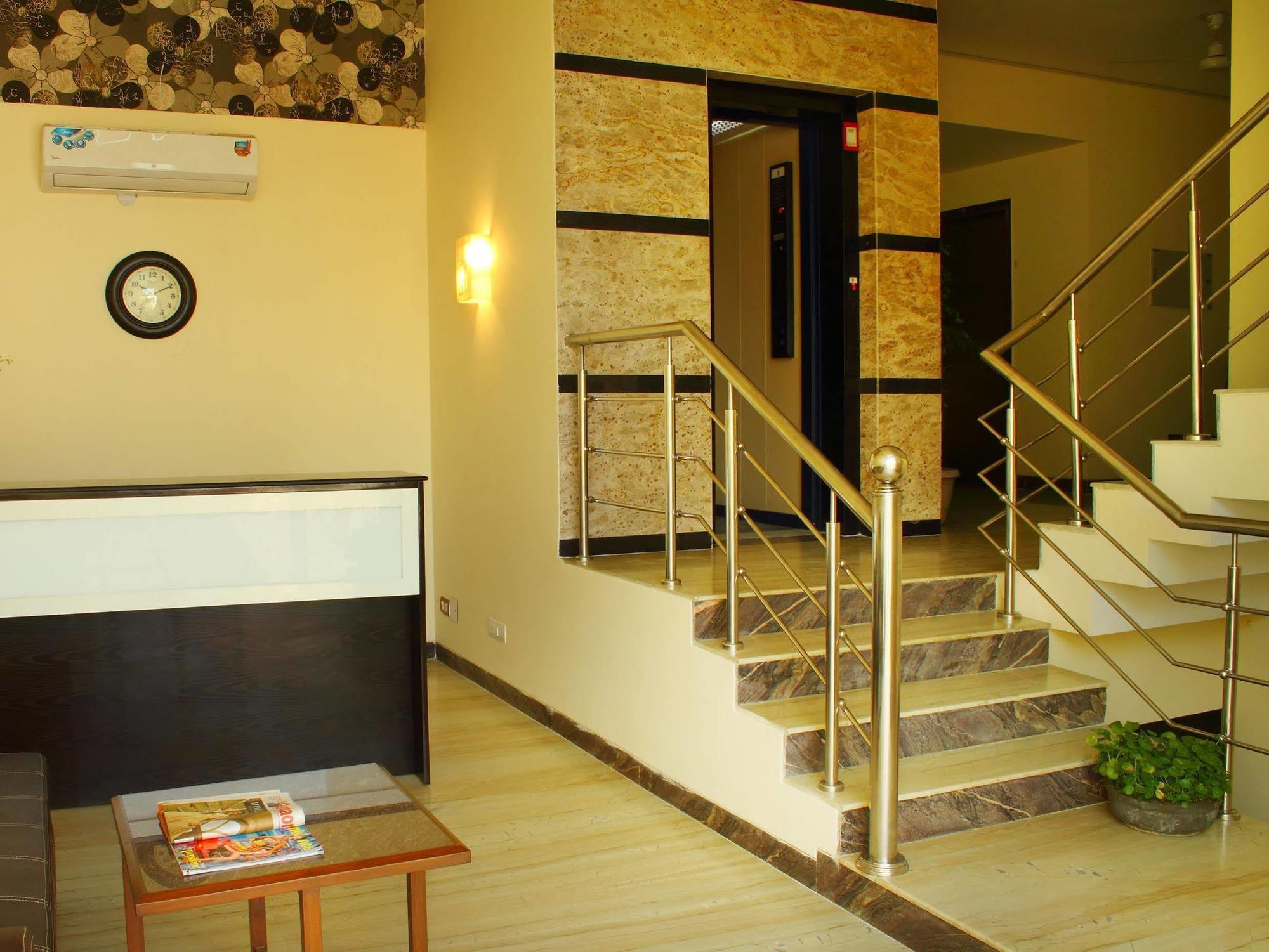 Perch Arbor-Golf Course Road Hotel Gurgaon Exterior photo